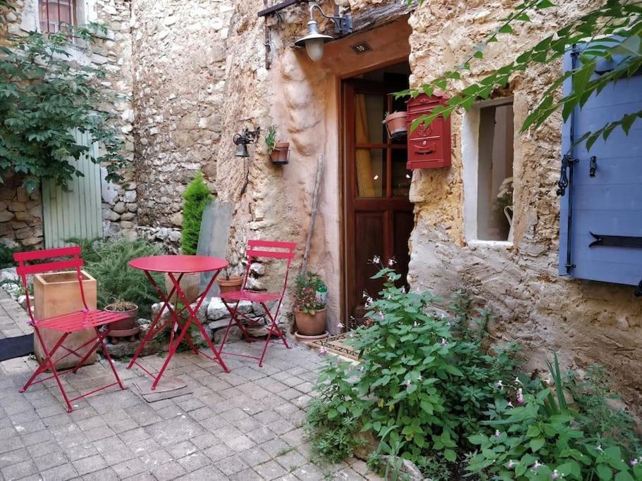 Maisonnette Au Pied Du Mont Ventoux Ste Colombe 贝端 外观 照片