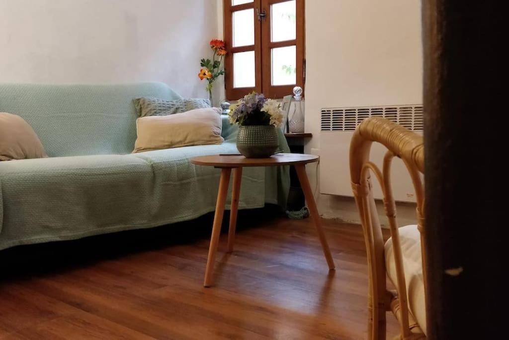 Maisonnette Au Pied Du Mont Ventoux Ste Colombe 贝端 外观 照片